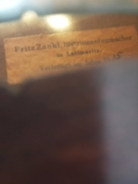 Szép egyhátú hegedű