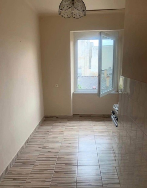 Sz�p kis �llatbar�t lak�s kiad� Ny�regyh�za abszol�t belv�ros�ban