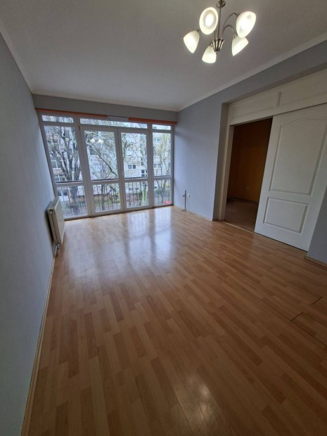 Sz�p kis lak�s kiad� Ny�regyh�za belv�ros�ban