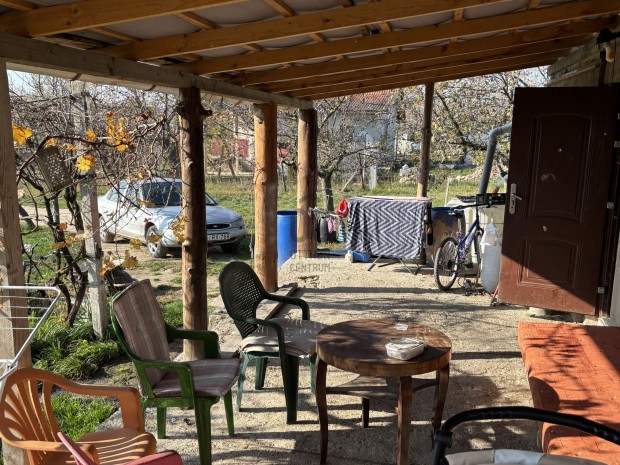 Sz�phegy d�l�n elad� telek v�rja �j tulajdonos�t.