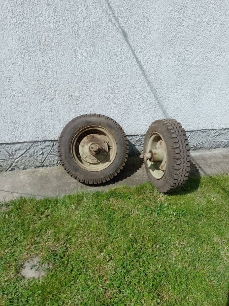 Szerelt kerék,csapágyazott tengellyel 2db