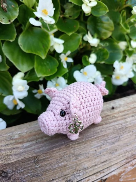 Szerencsehoz kismalac amigurumi 