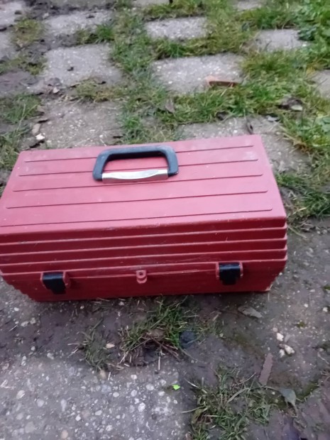 Szerszámos láda mindennel felszerelve!