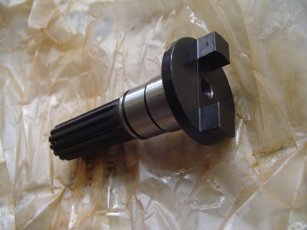 Szerv�sz�vatty�hoz "K�rm�s" tengely