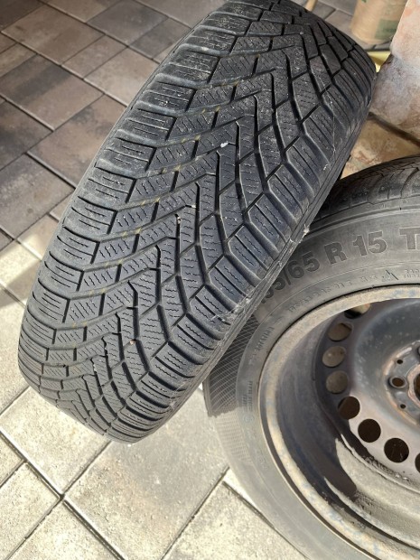 Szettben vagy egyenknt 4 db lemez felni tli gumival 195/65 R 15