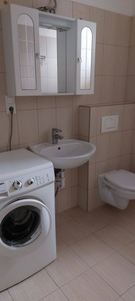 Szfv�r, Maroshegyen kiad� lak�s