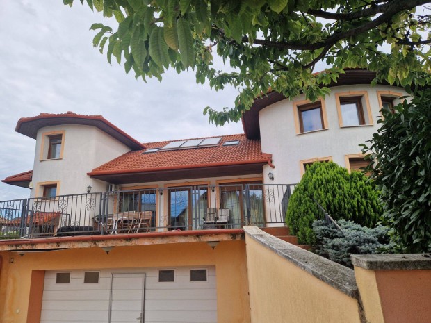 Szfv�r, �reghegyen nagy h�z 980 nm telken-707039997