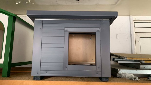 Szigetelt, min�s�gi, r�z�sbiztos kutyah�z elad�!