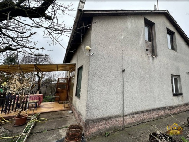 Szigethalmi k�l�nleges adotts�g� csal�di h�z! 1159