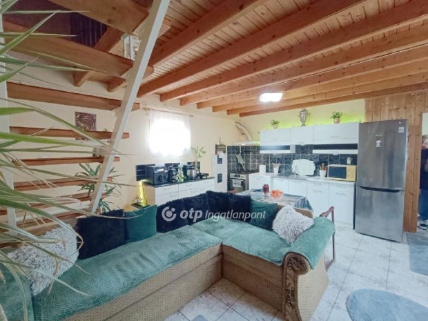 Szigethalomi 89 nm-es h�z elad�