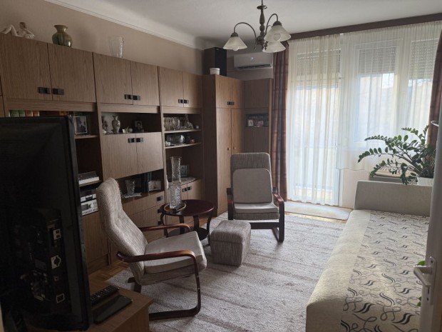 Szigetszentmikl�s, Ifjus�g utca, 52 m2-es, t�rsash�zi lak�s, 2 szob�s