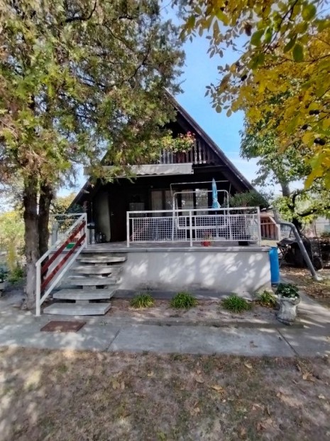 Szigetszentmikl�s, Kavicsos t� k�zeli utca, 50 m2-es, �d�l�