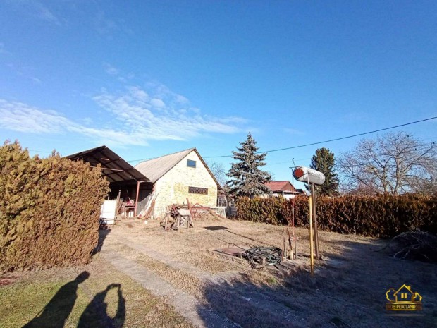 Szigetszentmikl�s, M� �t k�zel�ben belter�leti telek! 1116