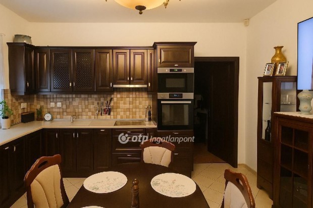 Szigetszentmikl�si 91 nm-es h�z elad�