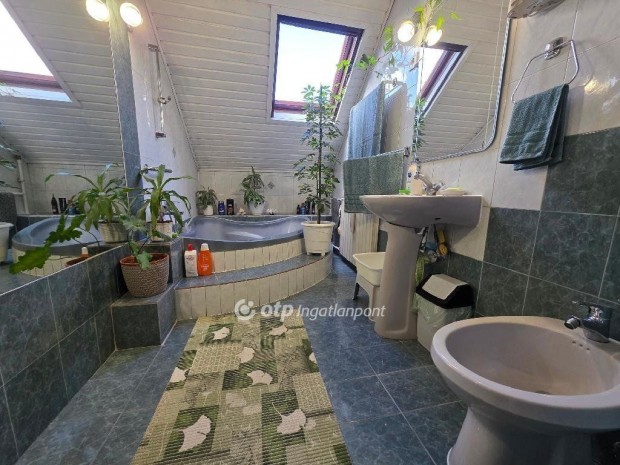 Szigetszentmikl�si elad� 180 nm-es h�z