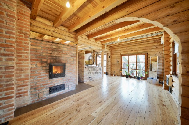 Szigetszentmikl�si elad� gerendah�z csal�di h�z