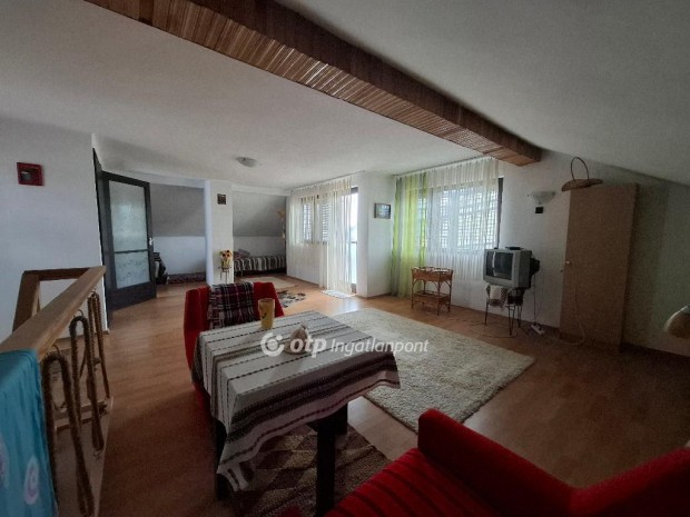 Szihalomi elad� 82 nm-es h�z