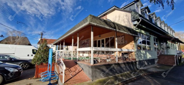 Sziksz� k�zponti r�sz�n cukr�szda, panzi� elad�!