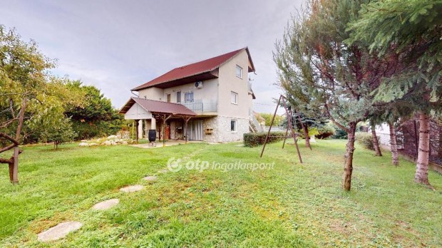 Sziksz�i 240 nm-es h�z elad�