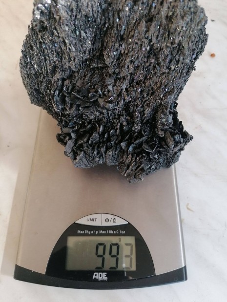 Szilcium-karbid 1 kg. 16x14x11 cm. svny, dsz
