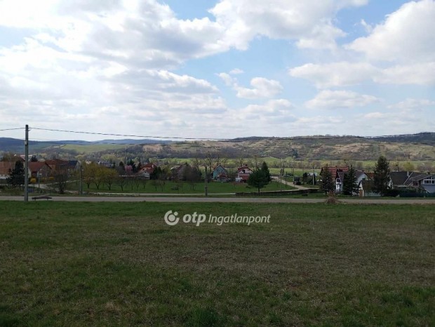 Szilv�sv�radi elad� 900 nm-es telek