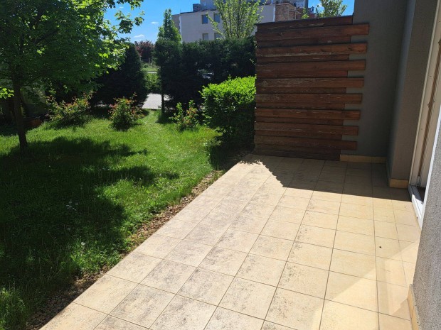 Szilvavölgyben 1+nappalis modern lakás terasszal