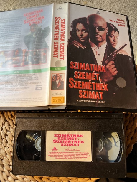 Szimatnak szemt,szemtnek szimat vhs