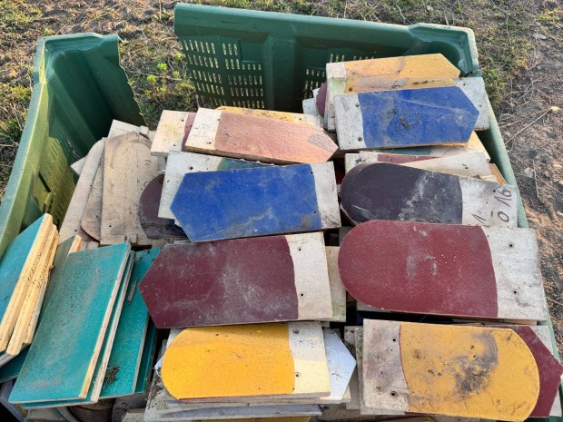 Szines H�dfark� Cser�p