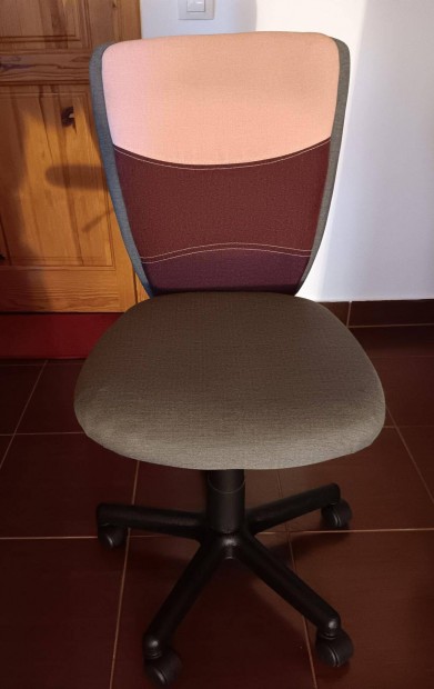 Színes lányka íróasztalszék