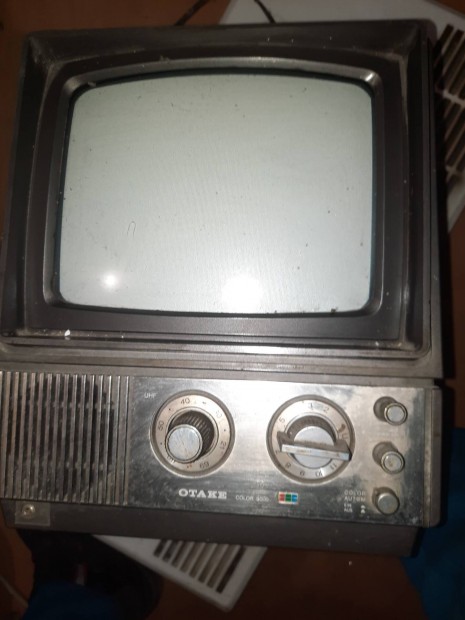 Szines tv 12v/220