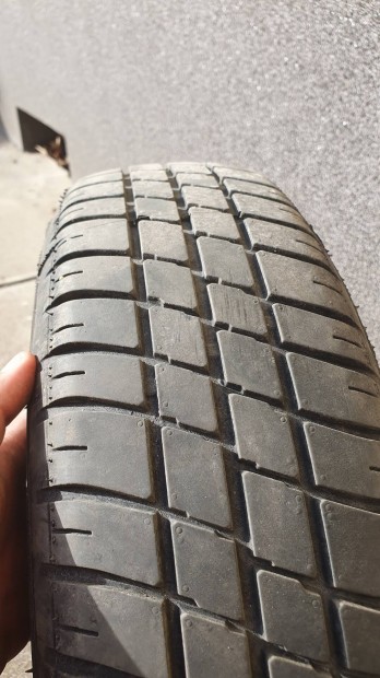 Szinte j 165/70 R13" gumik