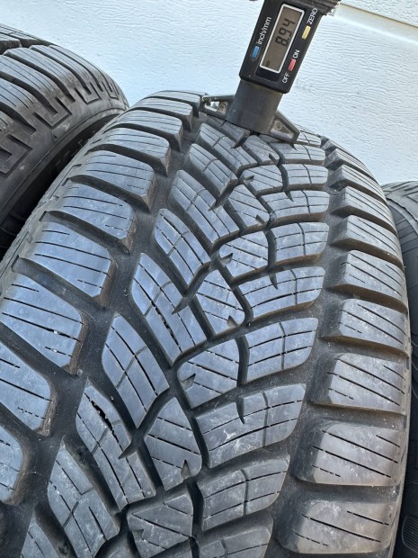 Szinte új 2023 végi 195/55 R15 8,8-9mm Fulda téli gumi eladó!