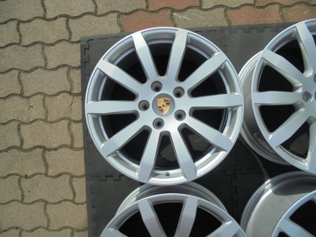 Szinte j Gyri 5 x 130-as ( Cayenne ) alufelni + T.P.M.S elad