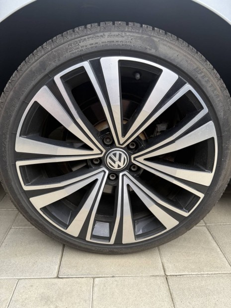 Szinte új Westlake 4 évszakos abroncs, 225/40 r18