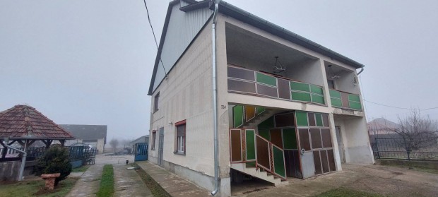 Szintes , 4 szob�s h�z elad� !