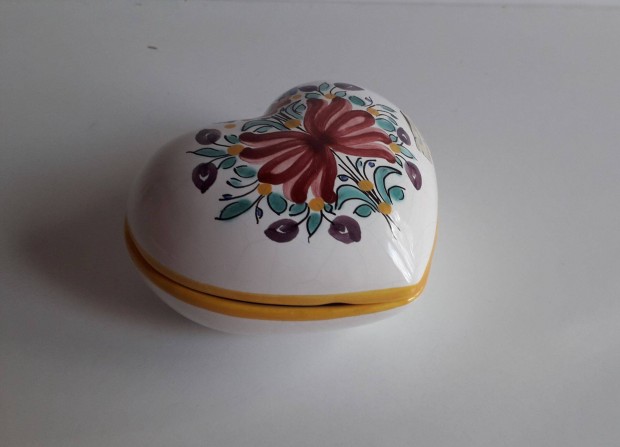 Szv alak szlovk porceln bonbonier kszertart 10*10*6 cm