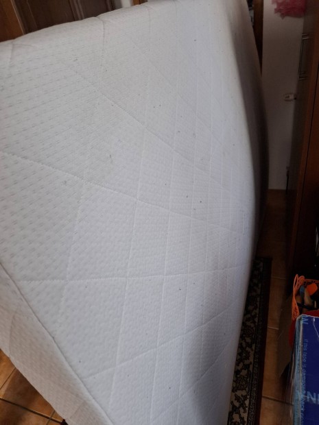 Szivacs matrac 140x200