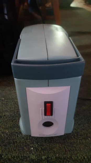 Szivargyújtós inverter 220/12v 5A