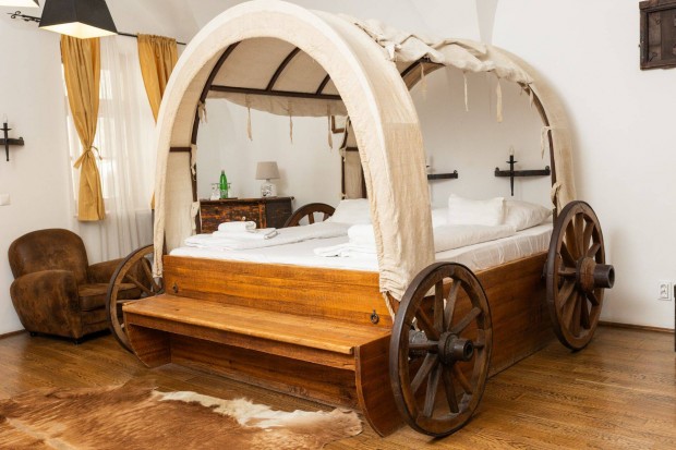 Szobaasszony / Takar�t� munkat�rsat keres�nk R�gi Posta Hotel