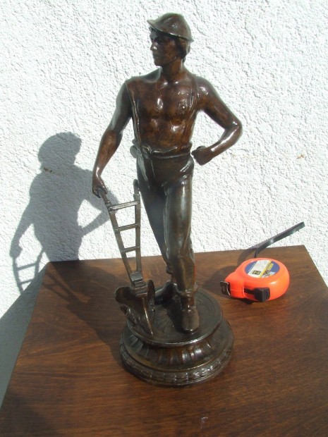 Szobor szántó