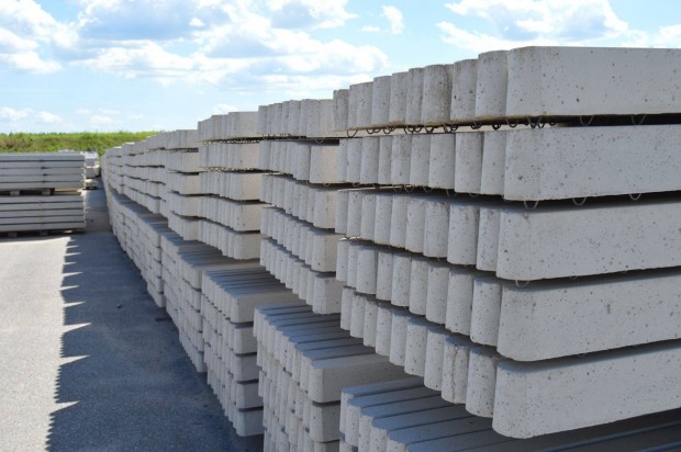 Szgletes betonoszlop 8x10x210 cm kerts beton oszlop *tbb mret*