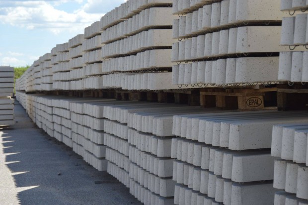 Szgletes betonoszlop 8x10x240 cm kerts beton oszlop *tbb mret*