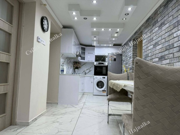 Szolnok Belv�ros�ban 69 m2-es, 2 szob�s csal�di h�z