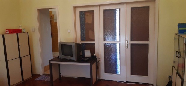 Szolnok belv�ros�ban a Szap�ry utc�ban lak�s kiad�