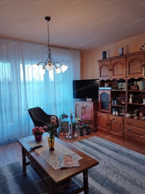 Szolnok belv�rosi lak�s elad�!