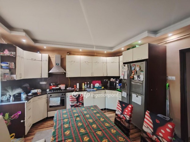 Szolnoki 85 nm-es h�z elad�