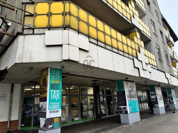 Szolnoki elad� �zleti c�l� ingatlan