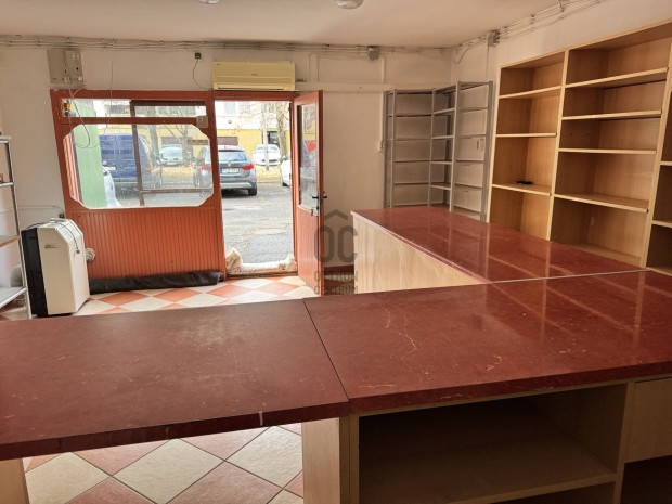 Szolnoki elad� �zleti c�l� ingatlan