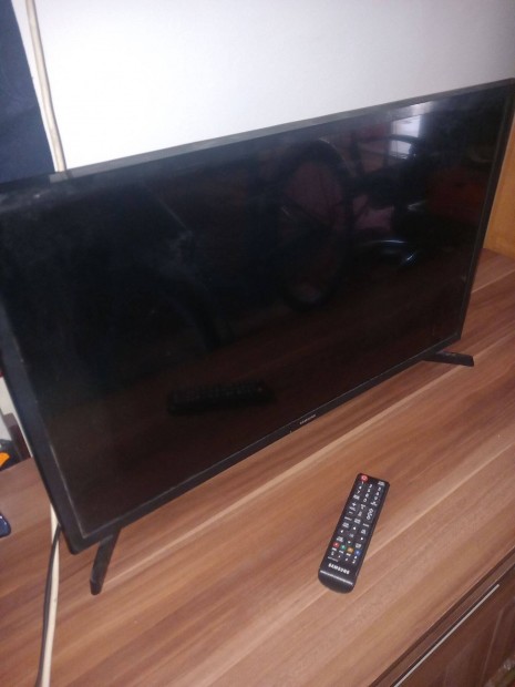 Szolnokon Eladó Samsung LED TV 82 CM!