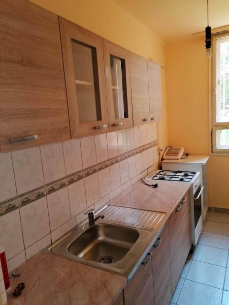 Szolnokon Városmajor úton kiadó lakás